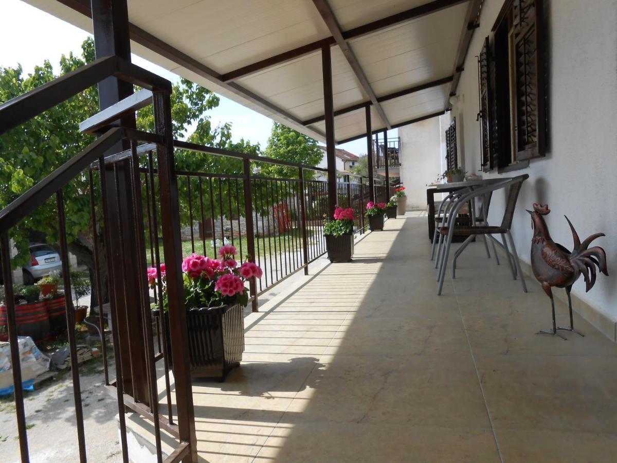 The Golden Well Apartma